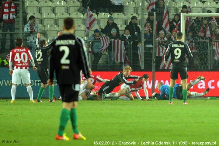 2012-02-18-cracovia-lechia_bl_552_1200_720