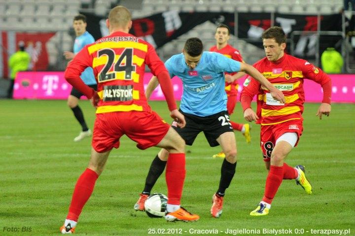2012-02-25-cracovia-jagiellonia_bl_240_720