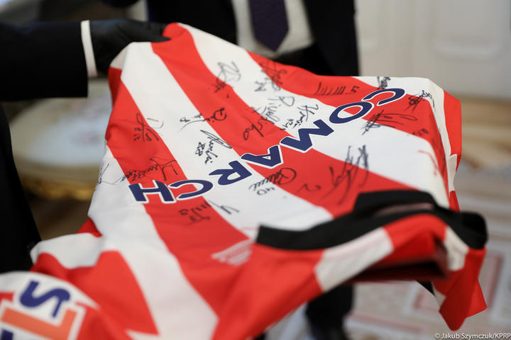 05_Andrzej_Duda_przedstwieciele_klub_sportowy_Cracovia_20200929_JS__9967