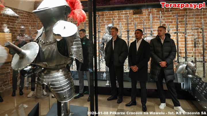 2026-01-08 Piłkarze Cracovii na Wawelu IMG_6530KS Cracovia SA