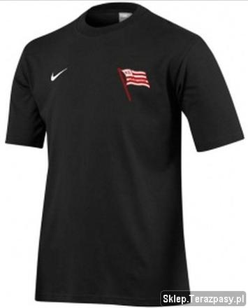 nike-Cracovia-Nike-Team-Swoosh-Tee-czarny